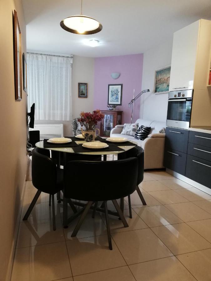 Near Beach Apartment Reno With Private Parking سبليت المظهر الخارجي الصورة