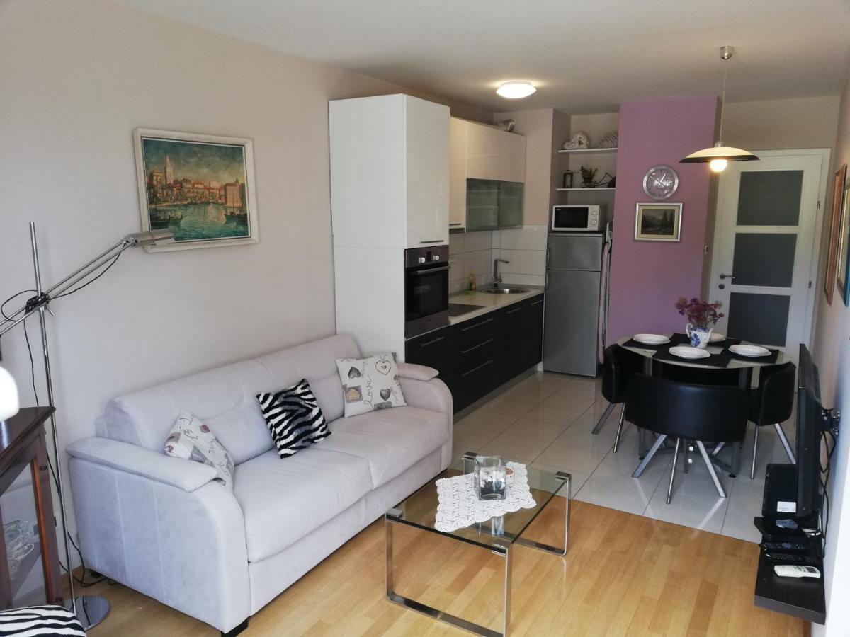 Near Beach Apartment Reno With Private Parking سبليت المظهر الخارجي الصورة