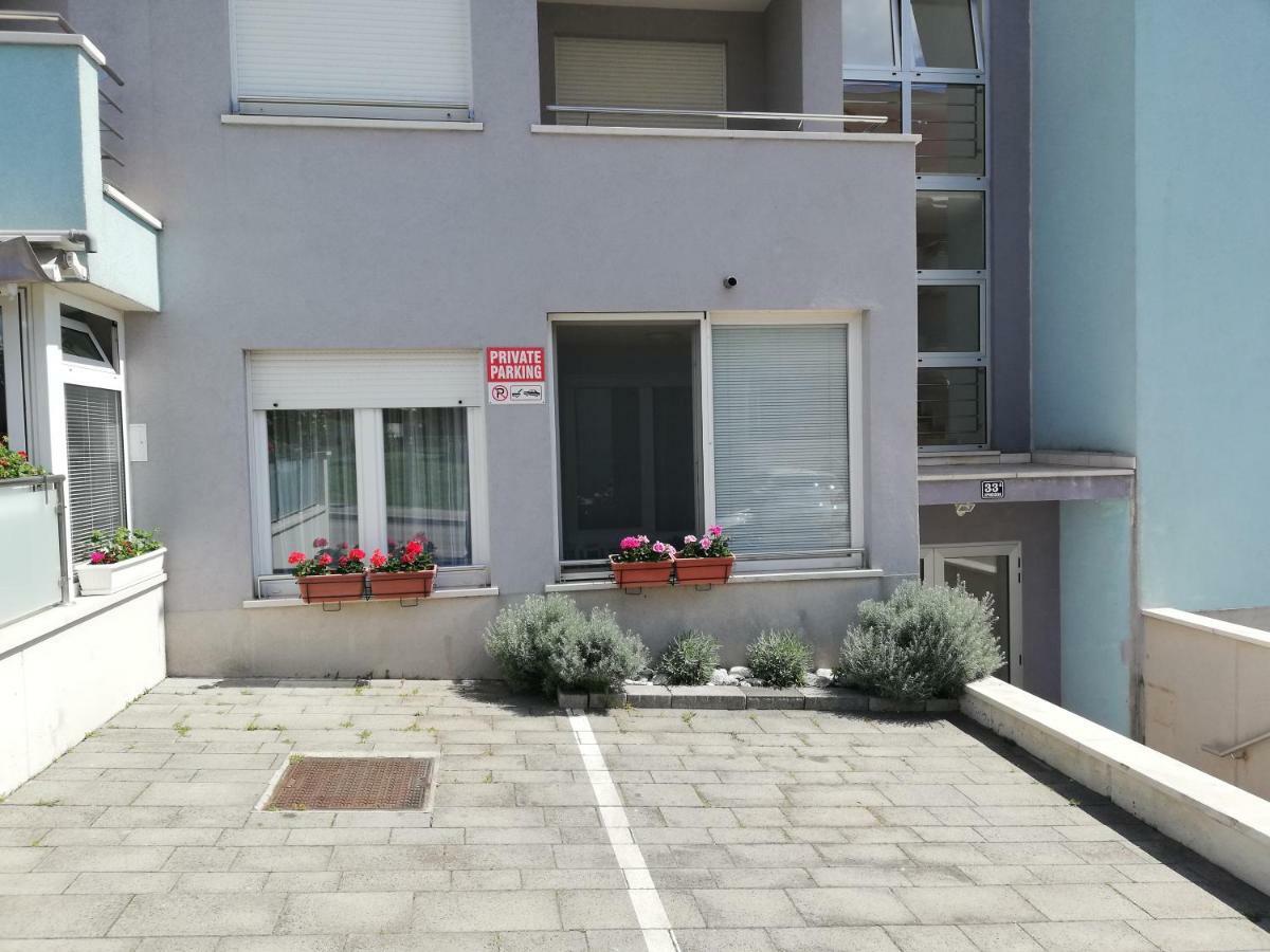 Near Beach Apartment Reno With Private Parking سبليت المظهر الخارجي الصورة